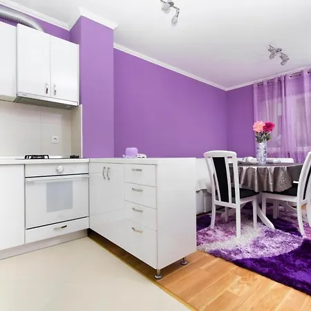 New Lily Apartman Makarska